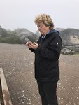 Carla belt Opi vanaf de Tafelberg om hem te feliciteren.