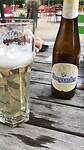 In de tuin even een drankje
