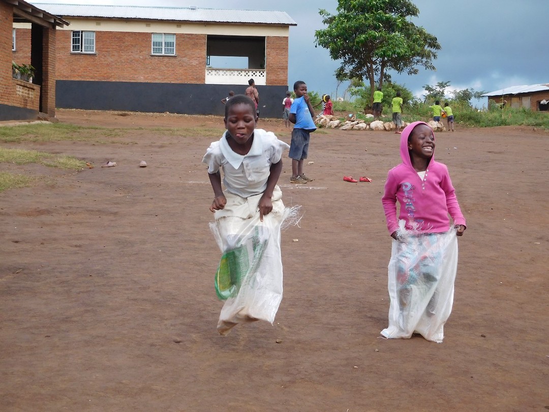 Zaklopen met mijn tong uit m'n mond Foto Vrijwilligerswerk in Malawi