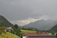 Regen en onweer vanuit de hotel kamer