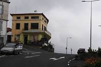 Supermarkt / bar / restaurant / biljard / gokhal / met terras