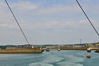 _D8F9758