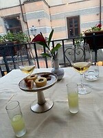 Koekjes en limoncello van het huis