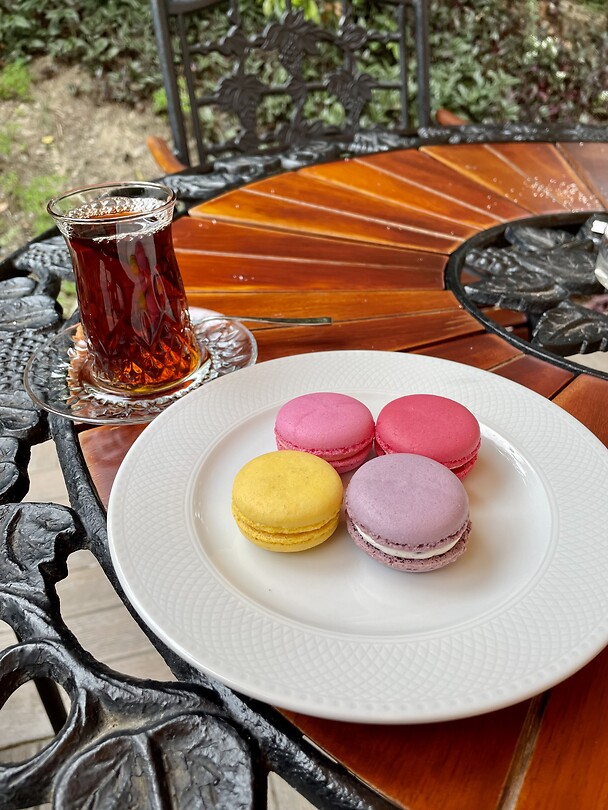 Macrons