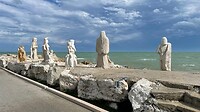Beelden bij Museo d’Arte sul Mare
