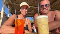 Genieten bij de beach bar