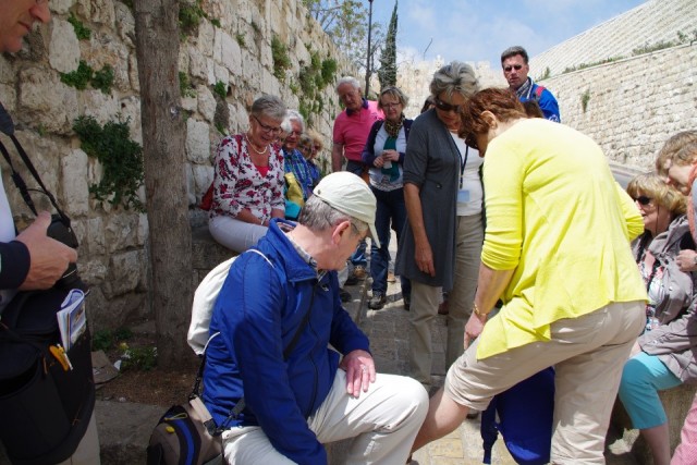 De groep heeft gewacht en wil nu weten wat er is gebeurd | Foto