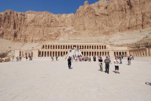 025 - Hatsepsoet temple