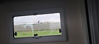 Langs vliegveld