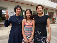 liyang met verzorgsters
