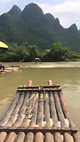 Video vlotvaren op de rivier in Yangshou