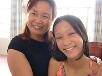 liyang foto met verzorgster 1