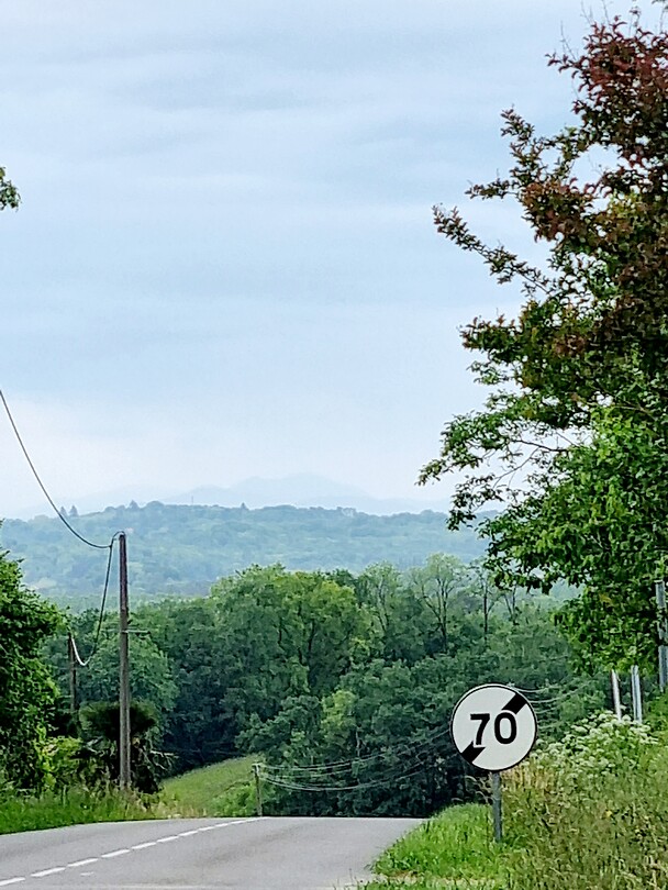 Eerste glimp van de Pyreneeën