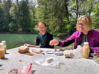 Lunch bij een klein meertje