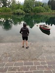 Hoe komt Dikkie bij de boot
