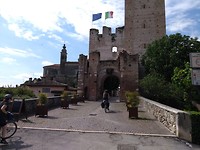 Ingang van dorp Castellaro