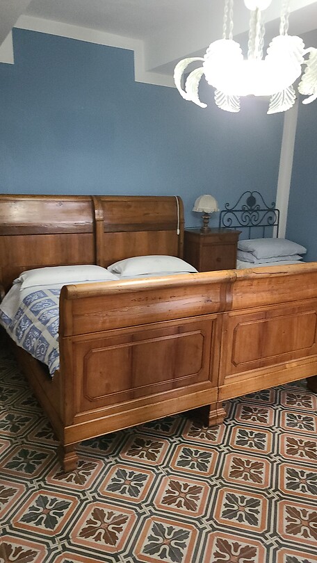 King size bed