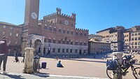Siena plein aankomst strada