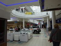 In het winkelcentrum