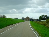 De bocht om en dan Uitdam in zicht