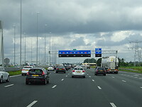 Kleine file bij Muiden