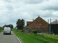 Nu nog de bocht om en dan zie je Uitdam liggen