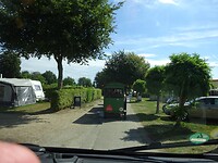 Achter het treintje aan
