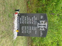Monument voor gevallen soldaten bij de verdediging van de spoorbrug