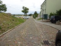 Deze weg even lopen naar beneden, niet rolstoelproef en ook niet op de fiets!