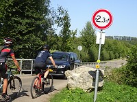 Over dit bruggetje waren we gekomen