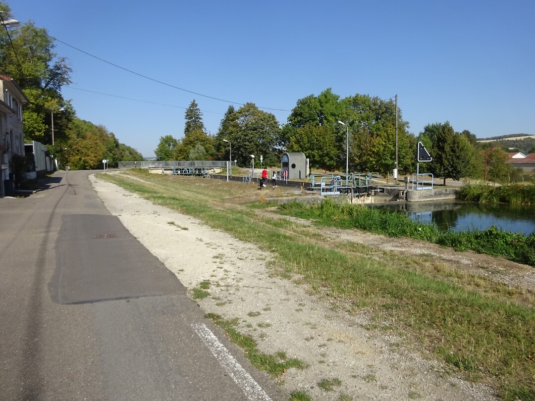 De eerste sluis