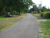 De toegangsweg naar de camperplaats
