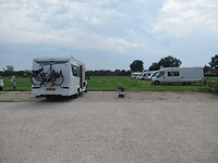 Staan op de camperplaats in Malden