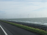 Heel veel windmolens in het IJsselmeer