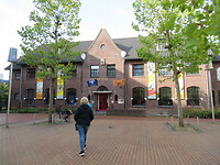 Naar de VVV