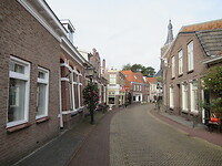 De gevel staat flink achterover!