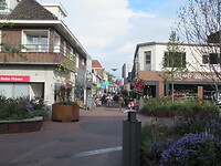 Drukke winkelstraat