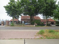 Staat te koop, aan de overkant van de CP
