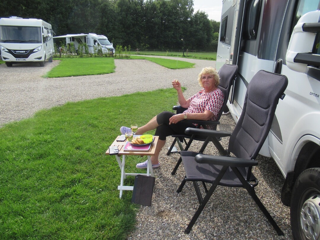 Wij aan een verdiend wijntje