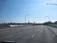 Andere kant van de brug ook nog een kerk