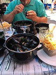 Moules frites, veel goedkoper hier 12 euros