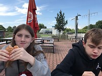 Een burgerking, buiten eten verplicht