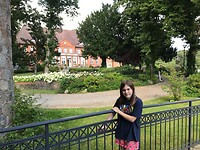 Elise aan het Schloss Basthorst