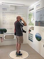 Met een vr bril kijken hoe het nieuwe bezoekersplatform er gaat uitzien in Konigstuhl