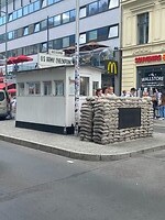 Checkpoint Charlie, de grens tussen Amerikaanse sector en Russische sector