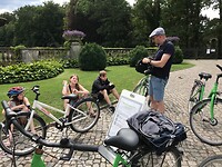 Even uitblazen aan de Orangerie