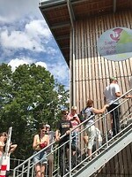 Wachten om naar beneden te zweven