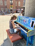 Marie speelt wat piano