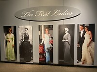 Zaal over de first ladies