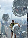 Elise tussen de ballonnen